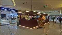 「多徑點(diǎn)位智能展柜定制｜商場店鋪場景化裝修全案服務(wù)-南京中強(qiáng)展柜廠（自有15000㎡智造基地·數(shù)據(jù)驅(qū)動設(shè)計）」
