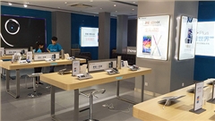 華為榮耀手機(jī)展柜
