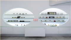 西班牙香水化妝品展柜定制中強展柜