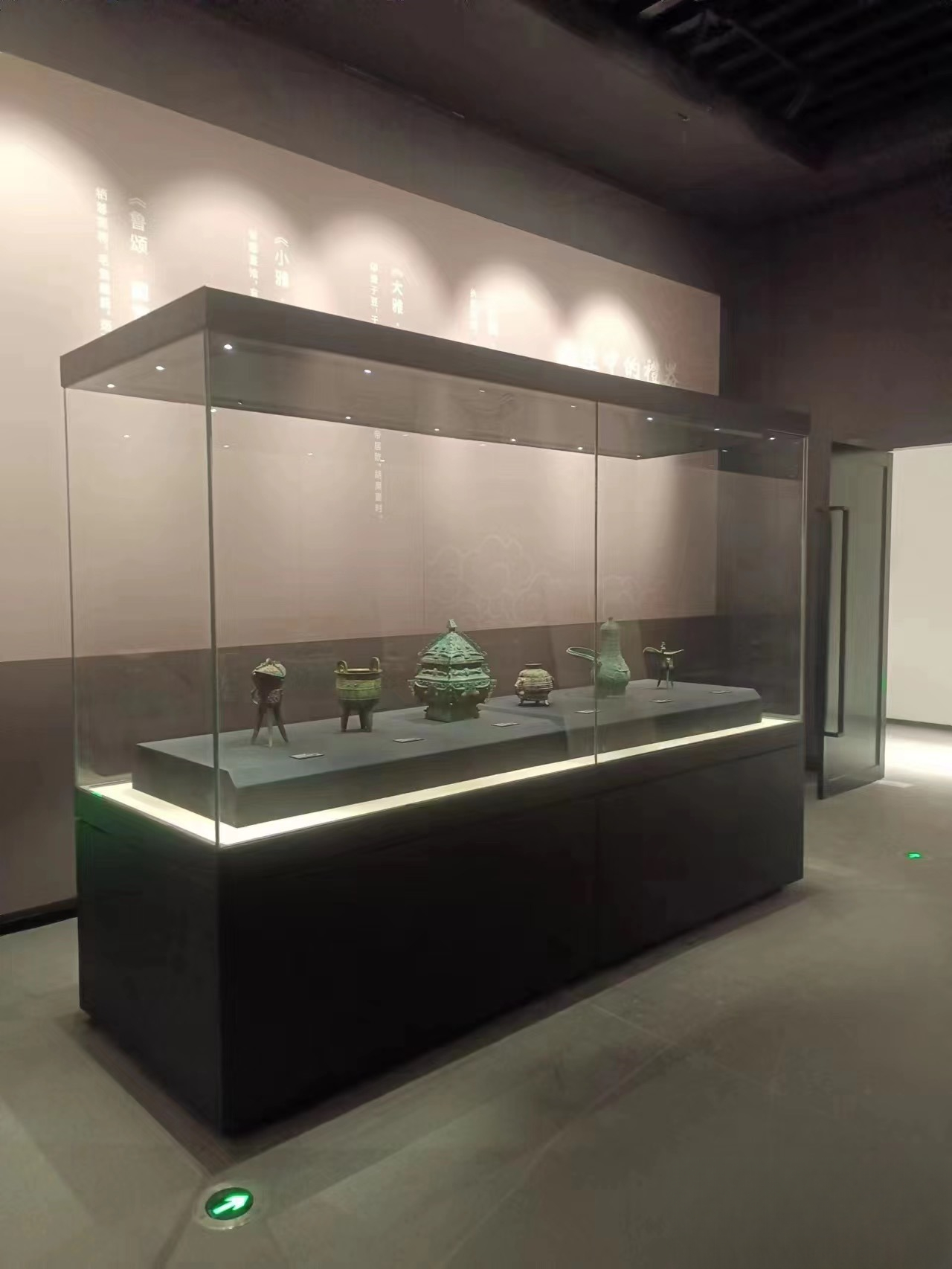 洛陽博物館展柜河南博物館展柜設(shè)計理念——中強展柜廠