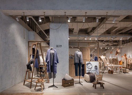 一般定制服裝專賣店展柜價(jià)格貴不貴呢