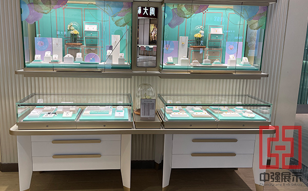 鎮(zhèn)江丹陽(yáng)市展示柜制作過(guò)程應(yīng)該注意哪些問(wèn)題