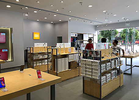 小米之家專賣店設(shè)計裝修展柜定制